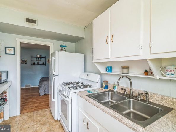 464 S Andrews Avenue, Glenolden PA 19036