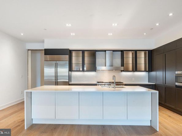 2108 Walnut Street 401, Philadelphia PA 19103