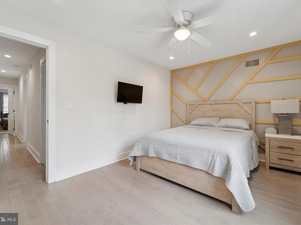 488 Evergreen Avenue, Philadelphia PA 19128