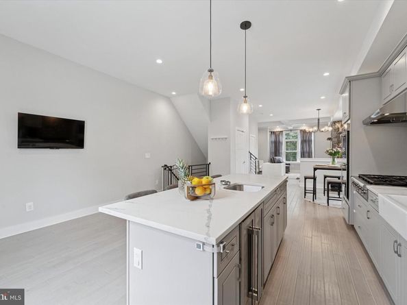 488 Evergreen Avenue, Philadelphia PA 19128