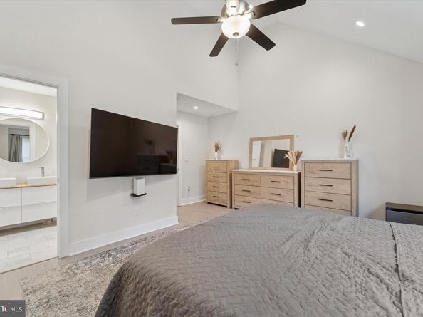 488 Evergreen Avenue, Philadelphia PA 19128