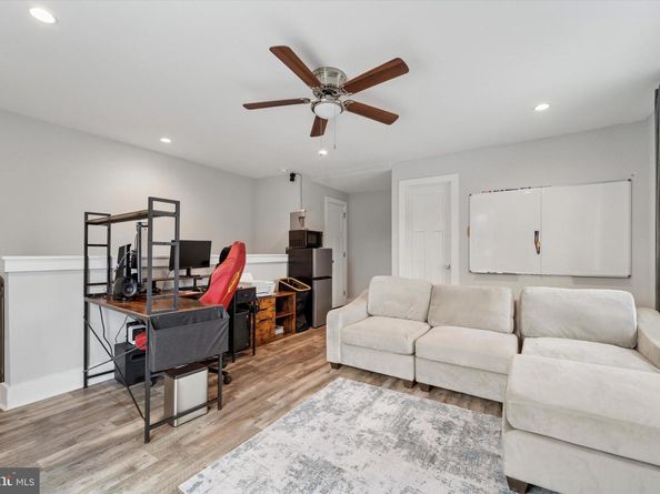 488 Evergreen Avenue, Philadelphia PA 19128