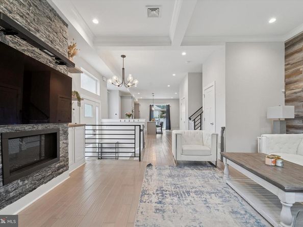 488 Evergreen Avenue, Philadelphia PA 19128