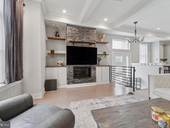 488 Evergreen Avenue, Philadelphia PA 19128