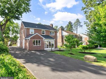 522 S Woodbine Avenue