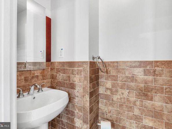 1241 S 12TH Street, Philadelphia PA 19147