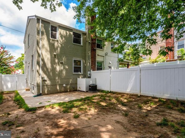 3617 S Four Mile Run Drive, Arlington VA 22206