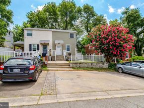 3617 S Four Mile Run Drive, Arlington VA 22206