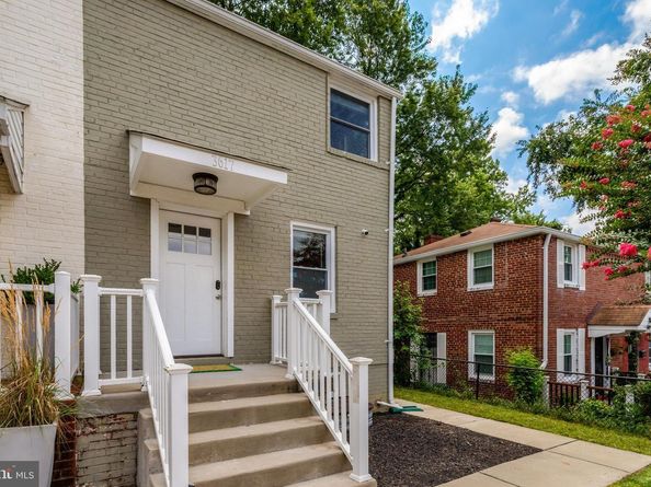 3617 S Four Mile Run Drive, Arlington VA 22206