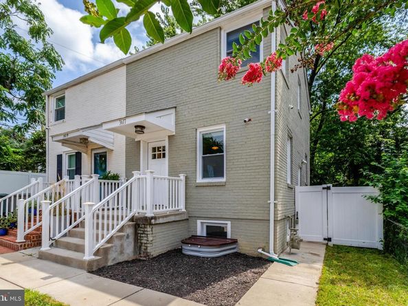 3617 S Four Mile Run Drive, Arlington VA 22206