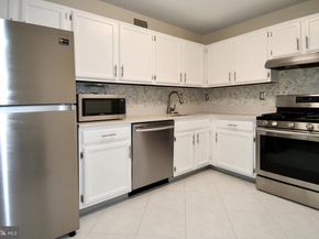 5225 Pooks Hill Rd POOKS HILL ROAD 222N, Bethesda MD 20814