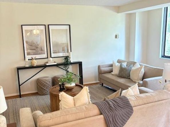 5225 Pooks Hill Rd POOKS HILL ROAD 222N, Bethesda MD 20814