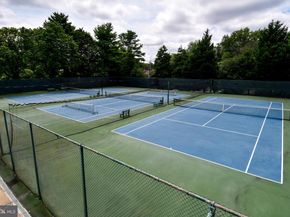5225 Pooks Hill Rd POOKS HILL ROAD 222N, Bethesda MD 20814