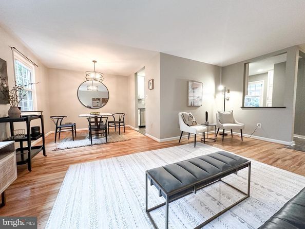 2241 Senseney Lane, Falls Church VA 22043