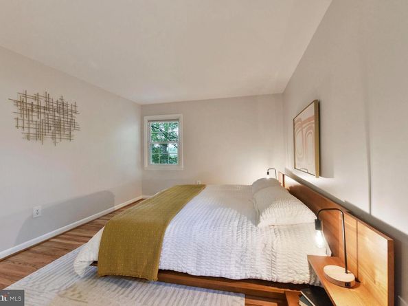 2241 Senseney Lane, Falls Church VA 22043