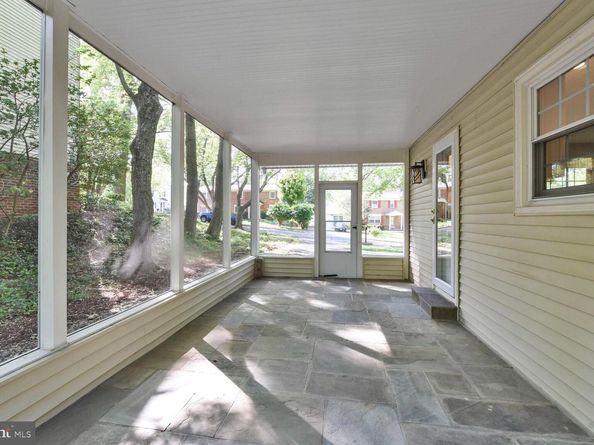 2241 Senseney Lane, Falls Church VA 22043