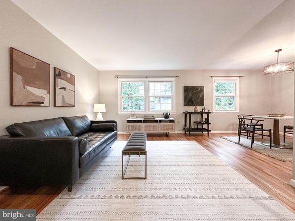 2241 Senseney Lane, Falls Church VA 22043