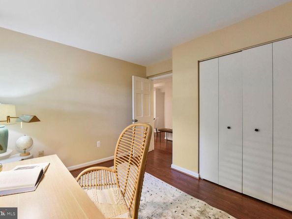 2241 Senseney Lane, Falls Church VA 22043