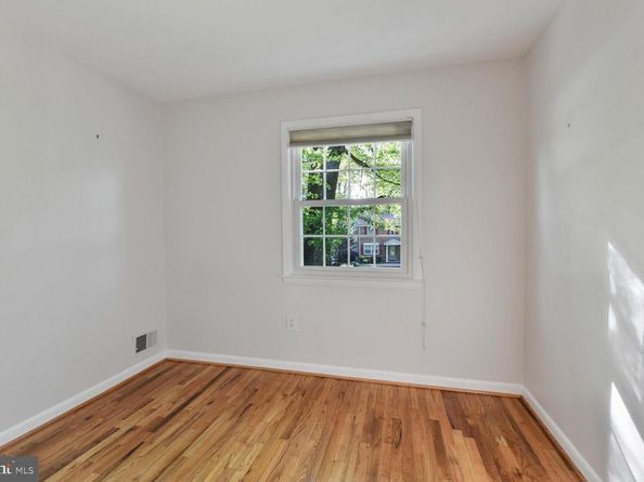 2241 Senseney Lane, Falls Church VA 22043