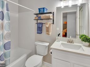 5263 Broadwing Place, Alexandria VA 22312