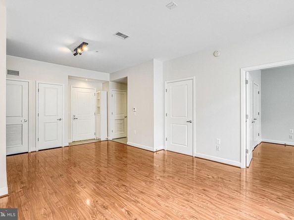 820 N Pollard Street 915, Arlington VA 22203