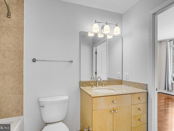 820 N Pollard Street 915, Arlington VA 22203