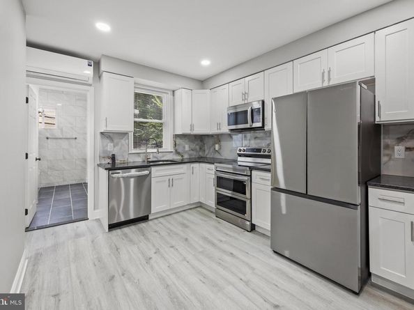 5208 Glenloch Street, Philadelphia PA 19124