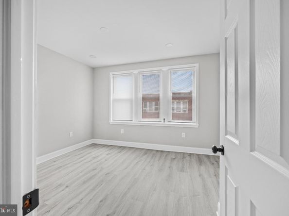 5208 Glenloch Street, Philadelphia PA 19124