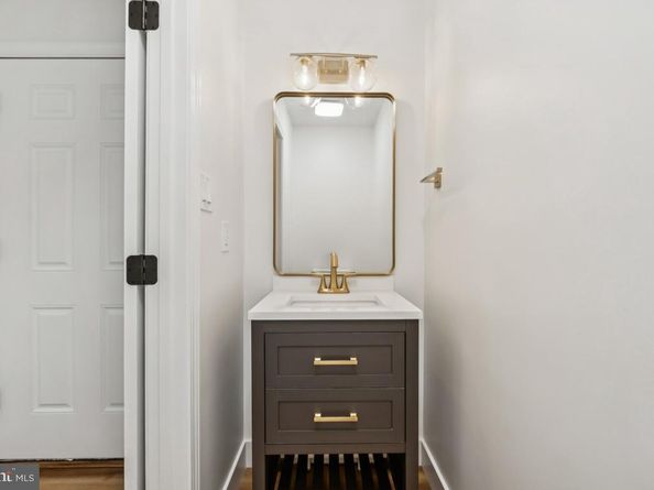 6182 Vine Forest Court, Falls Church VA 22044