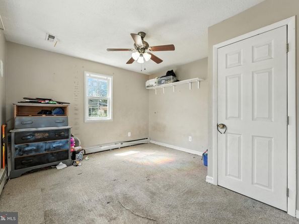 6 Carolina Avenue, Morrisville PA 19067