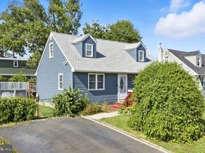 6 Carolina Avenue, Morrisville PA 19067