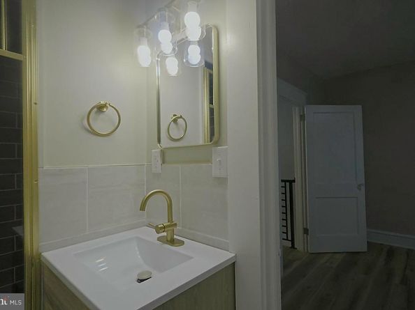 5717 Woodcrest Avenue, Philadelphia PA 19131