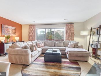 576 Brummel Court NW