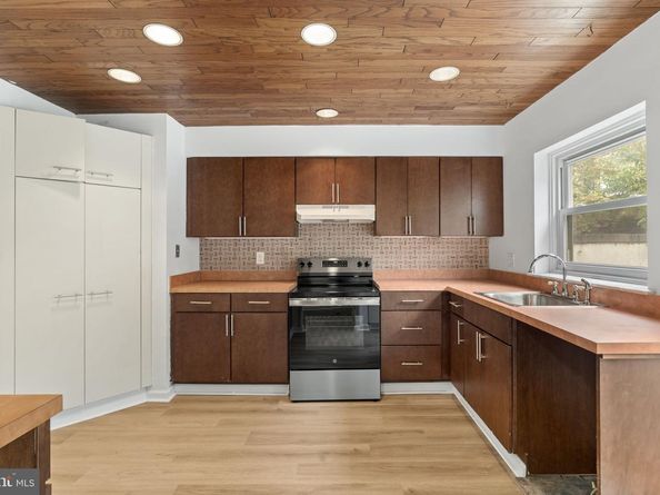 101 Naudain Street, Philadelphia PA 19147
