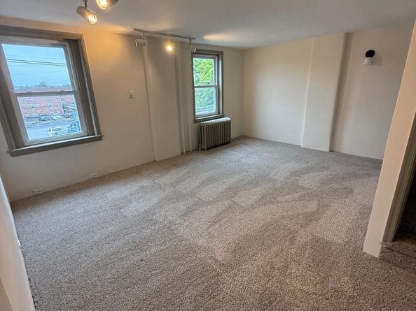 300 E Baltimore Avenue, Clifton Heights PA 19018