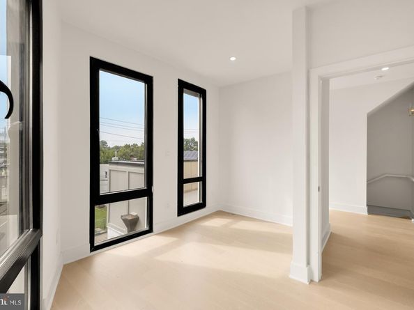 1850 Capitol Avenue NE, Washington DC 20002