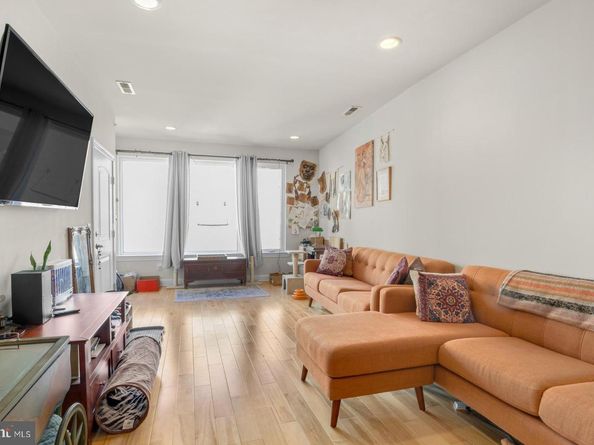 2426 Frankford Avenue, Philadelphia PA 19125