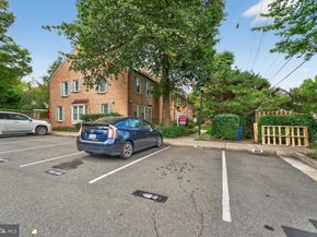 464 W Glebe Road, Alexandria VA 22305