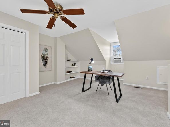 464 W Glebe Road, Alexandria VA 22305