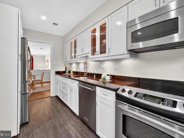 464 W Glebe Road, Alexandria VA 22305