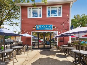 464 W Glebe Road, Alexandria VA 22305