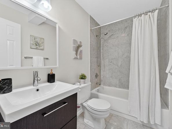464 W Glebe Road, Alexandria VA 22305
