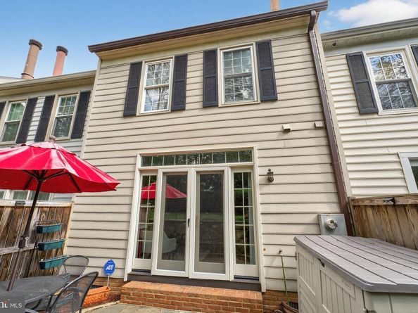464 W Glebe Road, Alexandria VA 22305