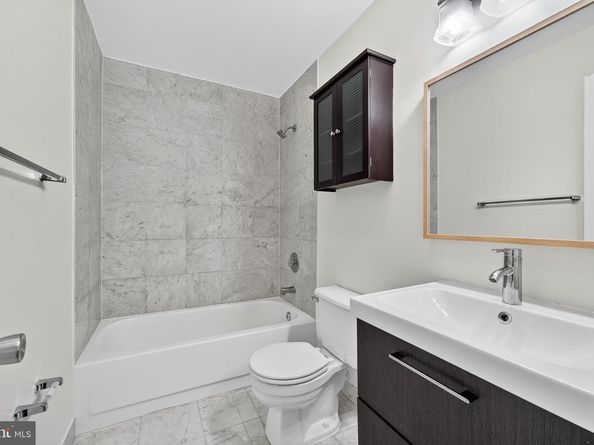 464 W Glebe Road, Alexandria VA 22305