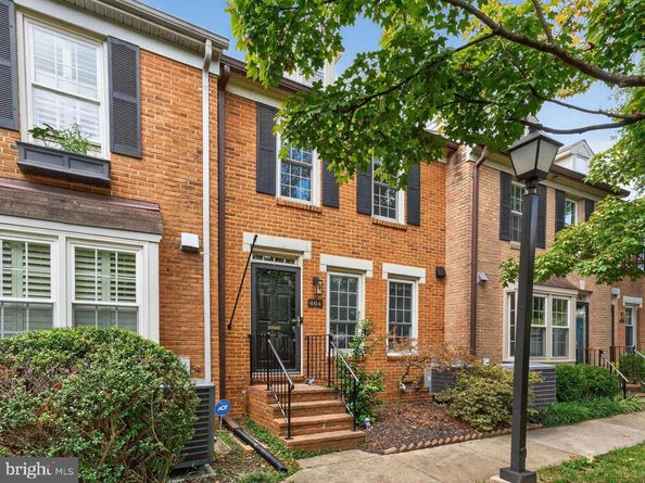 464 W Glebe Road, Alexandria VA 22305