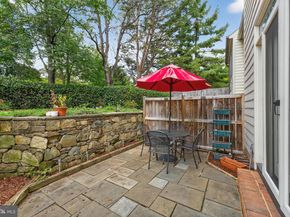 464 W Glebe Road, Alexandria VA 22305