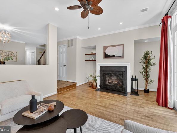 464 W Glebe Road, Alexandria VA 22305