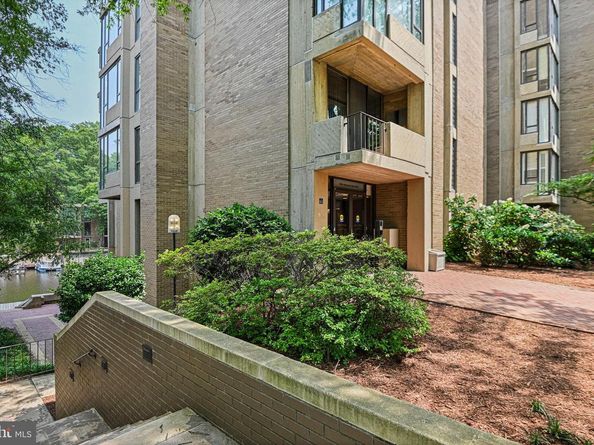 11400 Washington Plz W 1101, Reston VA 20190