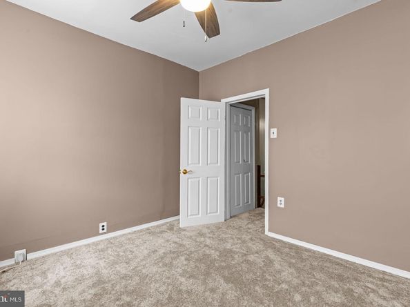 2407 S Warnock Street, Philadelphia PA 19148