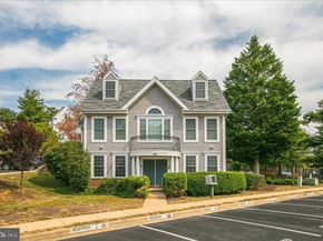 267 S Pickett Street 102, Alexandria VA 22304